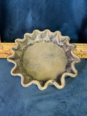 STUDIO HANDCRAFTED Signed Lorie  BLUE GLAZED FLUTED EDGE POTTERY PIE PLATE 10 ½"